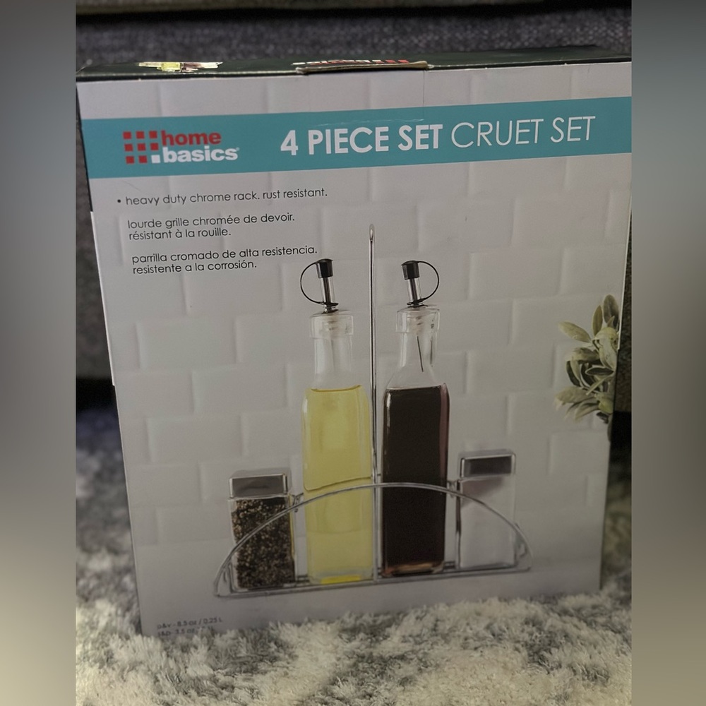 Home Basics 4 Piece Cruet Set For  Oil Vinegar Salt And Pepper New In Box